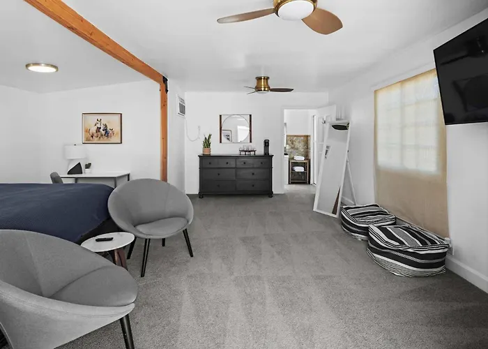 Royal Modern -stylish With Casita And Grille *
